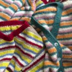 ネパールの山岳地帯の編み子さんが届ける、新作のボーダー手編みニット